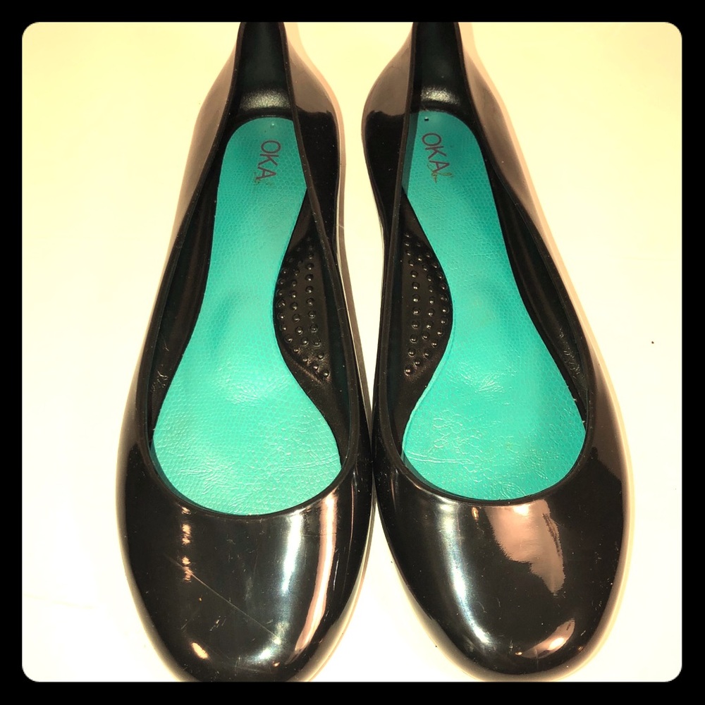 Okai jelly flats in black size 8